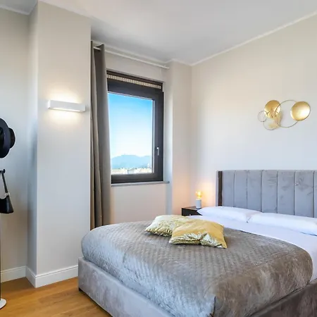 Apartamento Moderno Attico Con Vista Panoramica E Piscina Turín