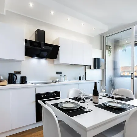 Apartamento Moderno Attico Con Vista Panoramica E Piscina Turín