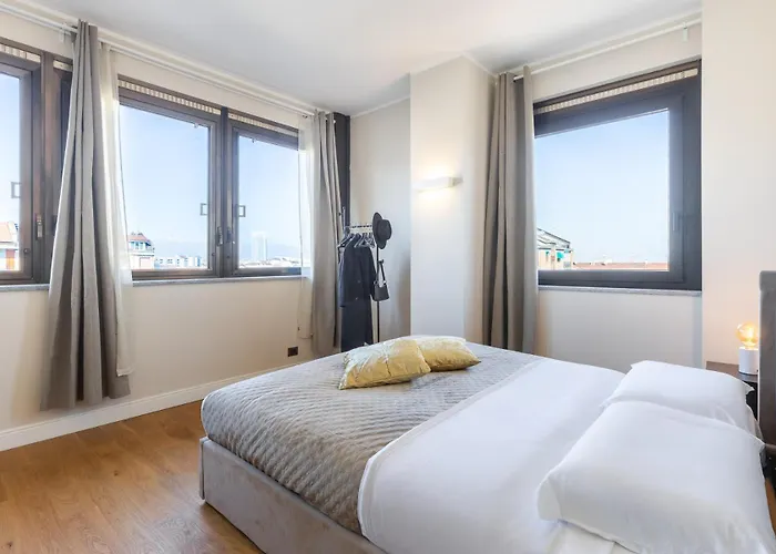Moderno Attico Con Vista Panoramica E Piscina * Turin