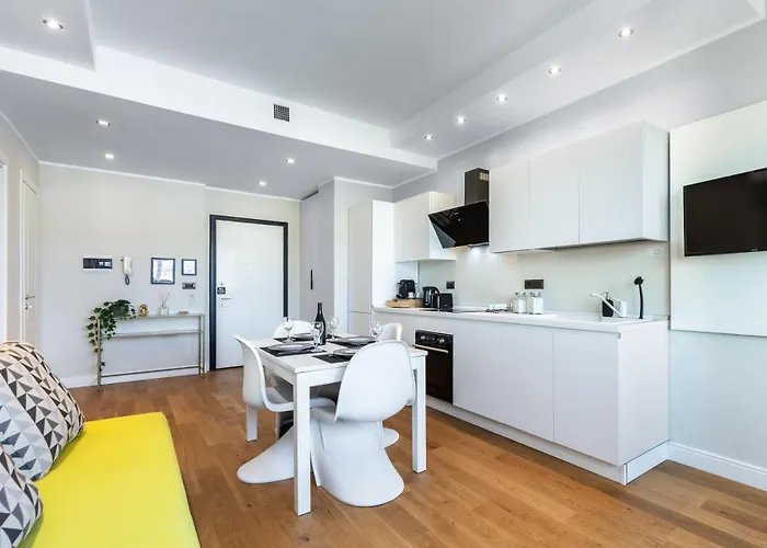 Moderno Attico Con Vista Panoramica E Piscina *