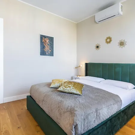 Moderno Attico Con Vista Panoramica E Piscina Apartamento