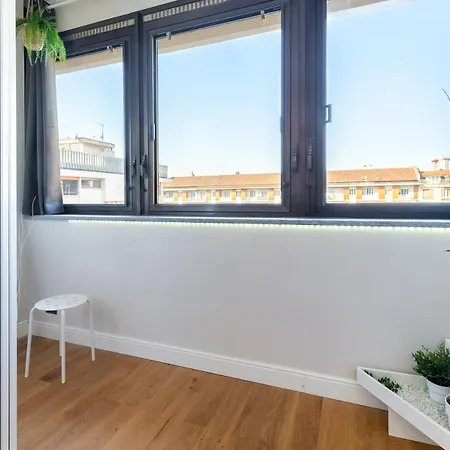 Moderno Attico Con Vista Panoramica E Piscina Torino